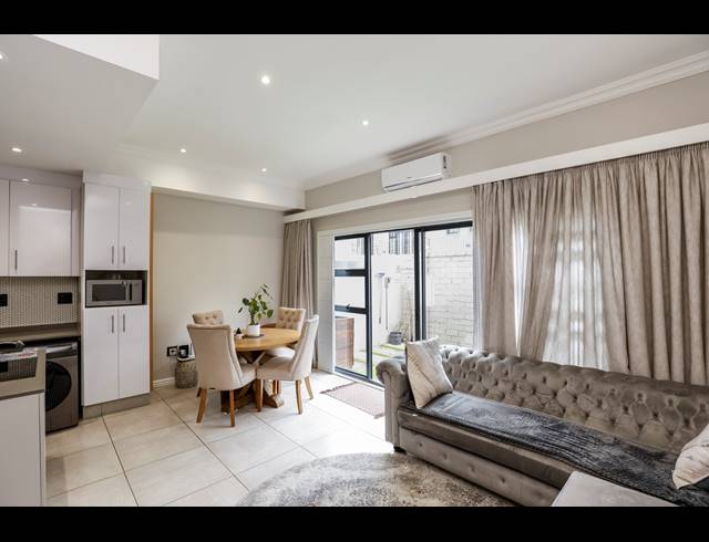 4 BEDROOM TOWNHOUSE FOR SALE IN MORNINGSIDE